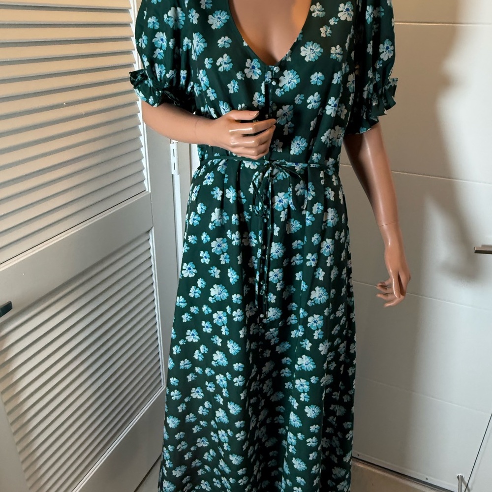 Outerknown Flora puff sleeve A line button front green large . - Picture 6 of 15